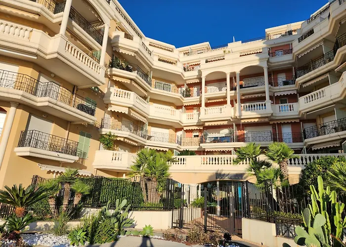 Апартаменти Exclusive Panoramic Sea View In Victoria *