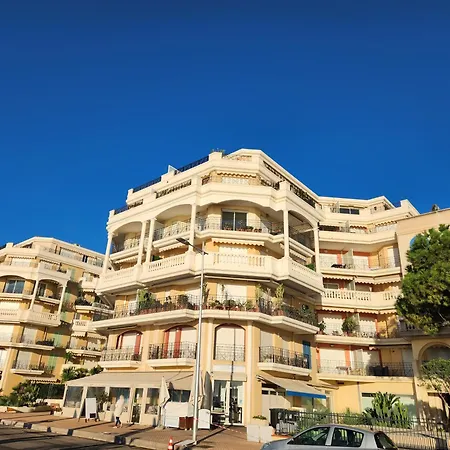 Exclusive Panoramic Sea View In Victoria