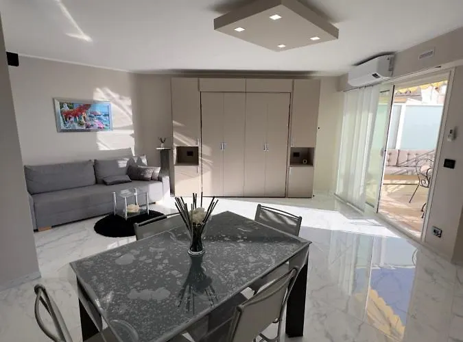 Exclusive Panoramic Sea View In Victoria